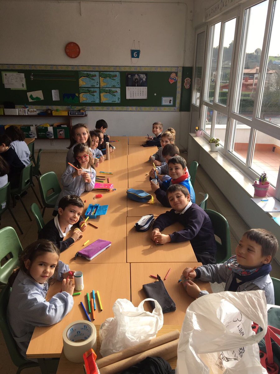 Hijas de Cristo Rey tweet media