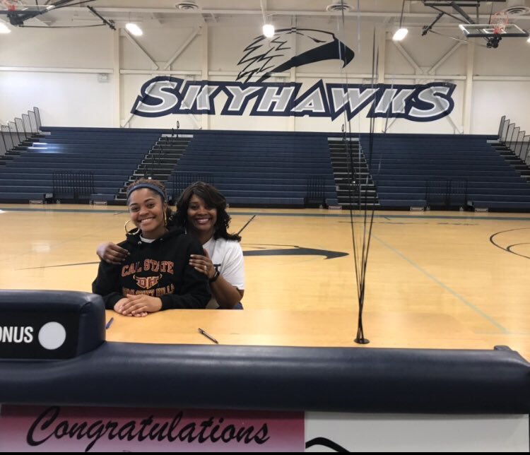 CoachK_DST's tweet photo. Looking good @hooper_loni22! So happy to have you join our family! #Toros22❤️💛 https://t.co/3C3IIYv6cl