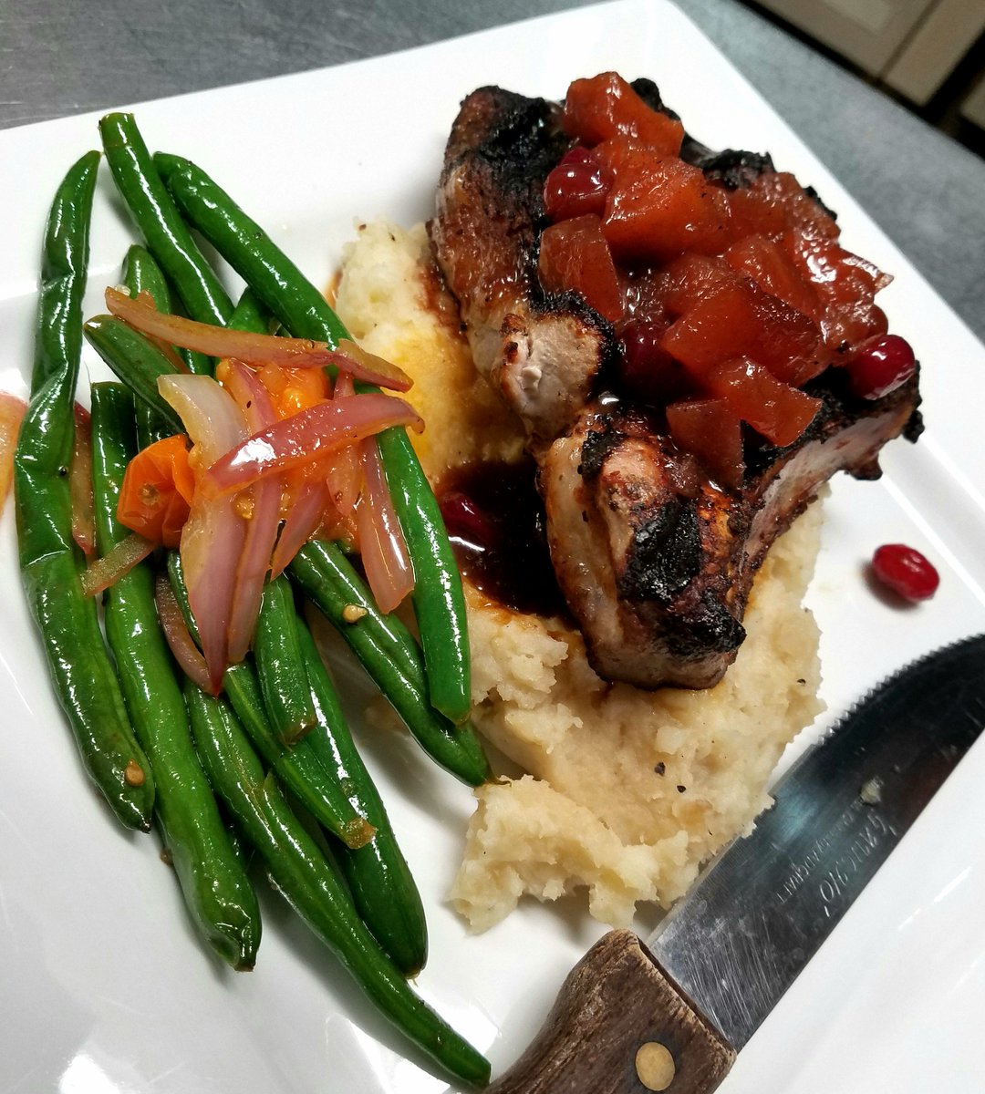 Isabelles_FL's tweet photo. Come have dinner with us! We'd love to serve you!
#gulfportfl #pinellas #isabelles #porkchops #foodporn #centralflorida https://t.co/bqo3IKm1u8
