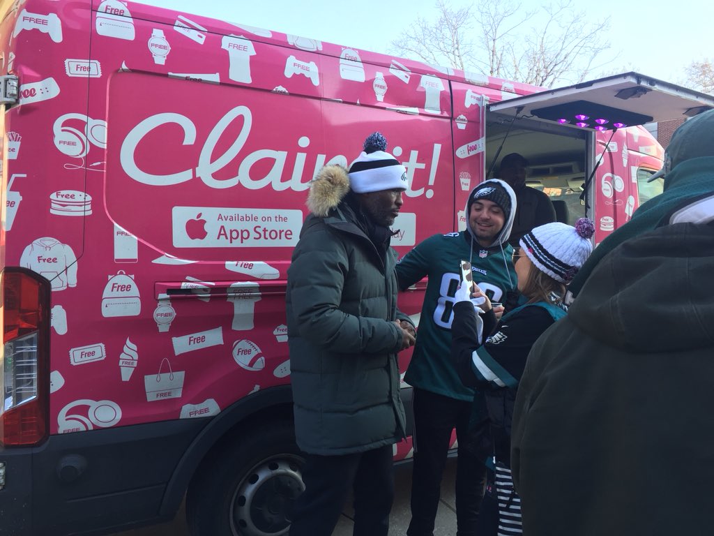 claimitapp's tweet photo. Thanks @THEREALBHOP 🥊for stopping by the #ClaimitApp Truck!! 🔥🤪🦅 #Philly https://t.co/CGMr2QcAi1