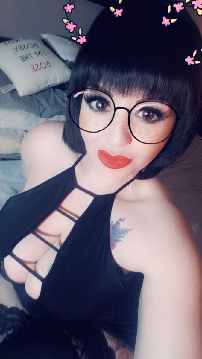 MiaOffici1's tweet photo. Feeling better and looking for a very #naughty special companion tonight  could that be you ? Yummmm https://t.co/K2FSsdZ1Qo