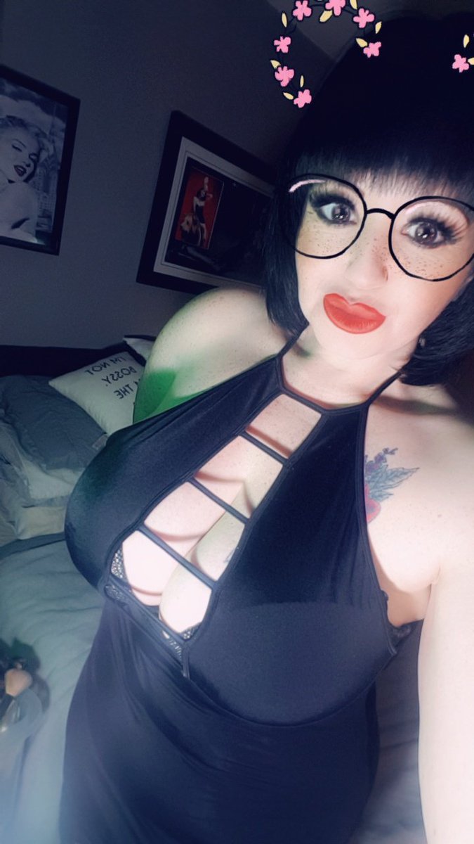MiaOffici1's tweet photo. Feeling better and looking for a very #naughty special companion tonight  could that be you ? Yummmm https://t.co/K2FSsdZ1Qo