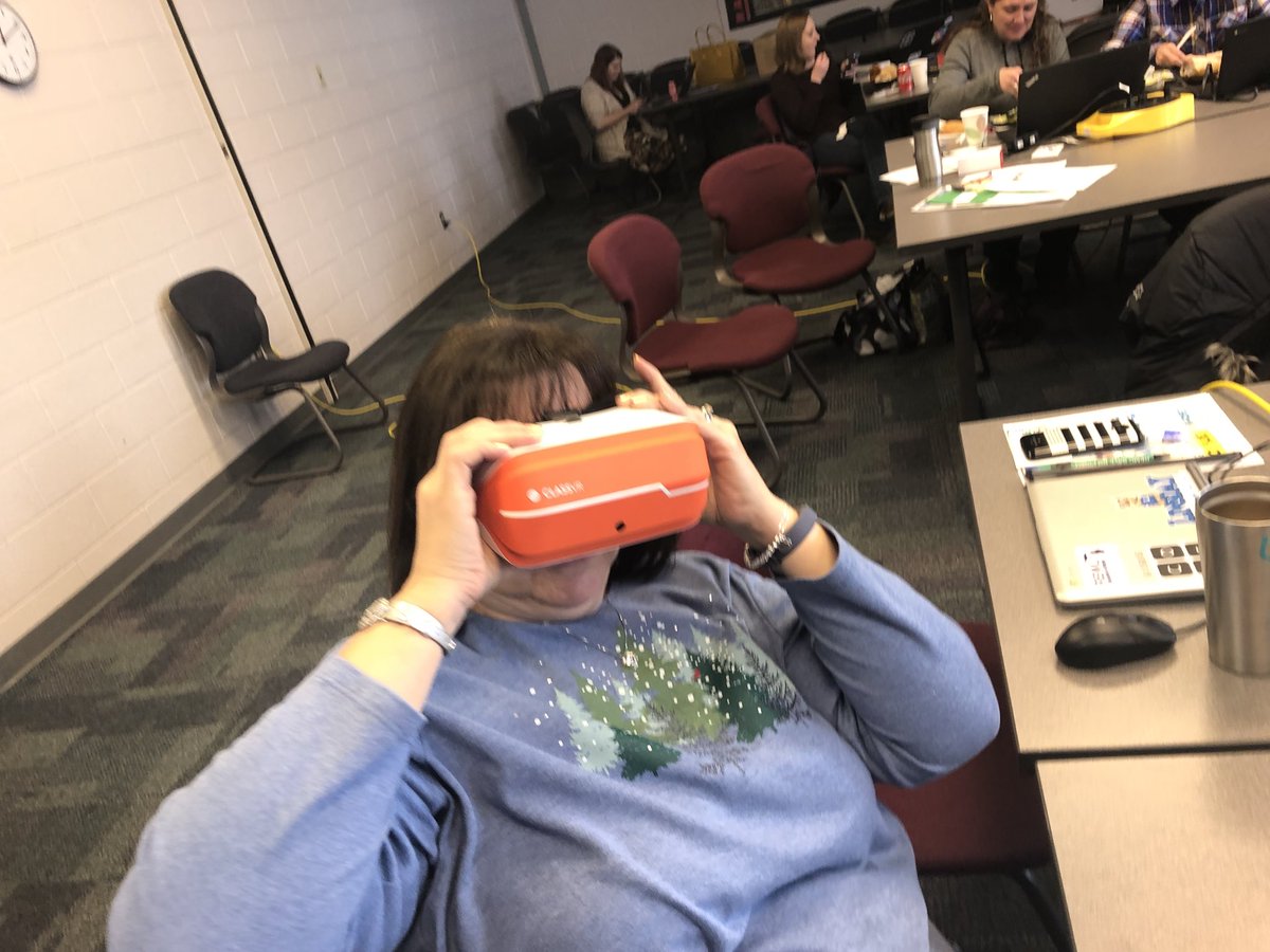 MrMarkLyons's tweet photo. A busy day! Learning about #GoOpen Makey Makey, VR, & MeL. #REMC6 would like to thank Debbie Groke @icmcwaffle @ClassVR @dottiestewart7 @meldotorg @REMCAssociation @remcsave @GoOpenMichigan for making it an awesome day! https://t.co/qmUmTcyYK8