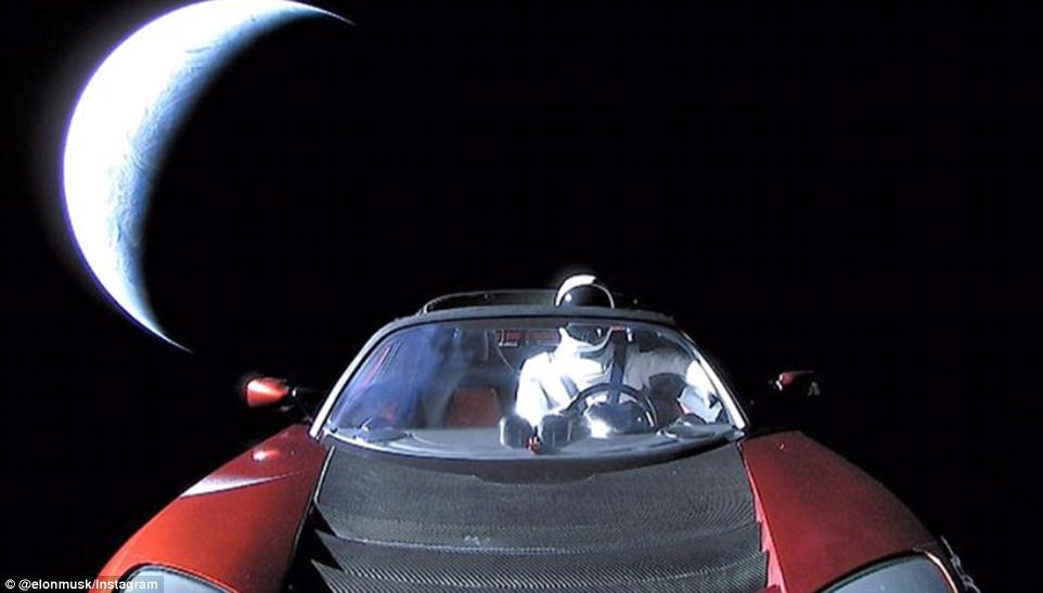 Im_Starman's tweet photo. Missing everybody on Earth rn.

Except for you Janet. https://t.co/AKsQ3p0i1q