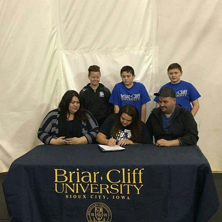 WindmillsOP's tweet photo. Congrats to Alyssa Monarrez who will continue her softball career at Iowa's Briar Cliff University for the 2018-2019 season! https://t.co/a633J0i3Uo
