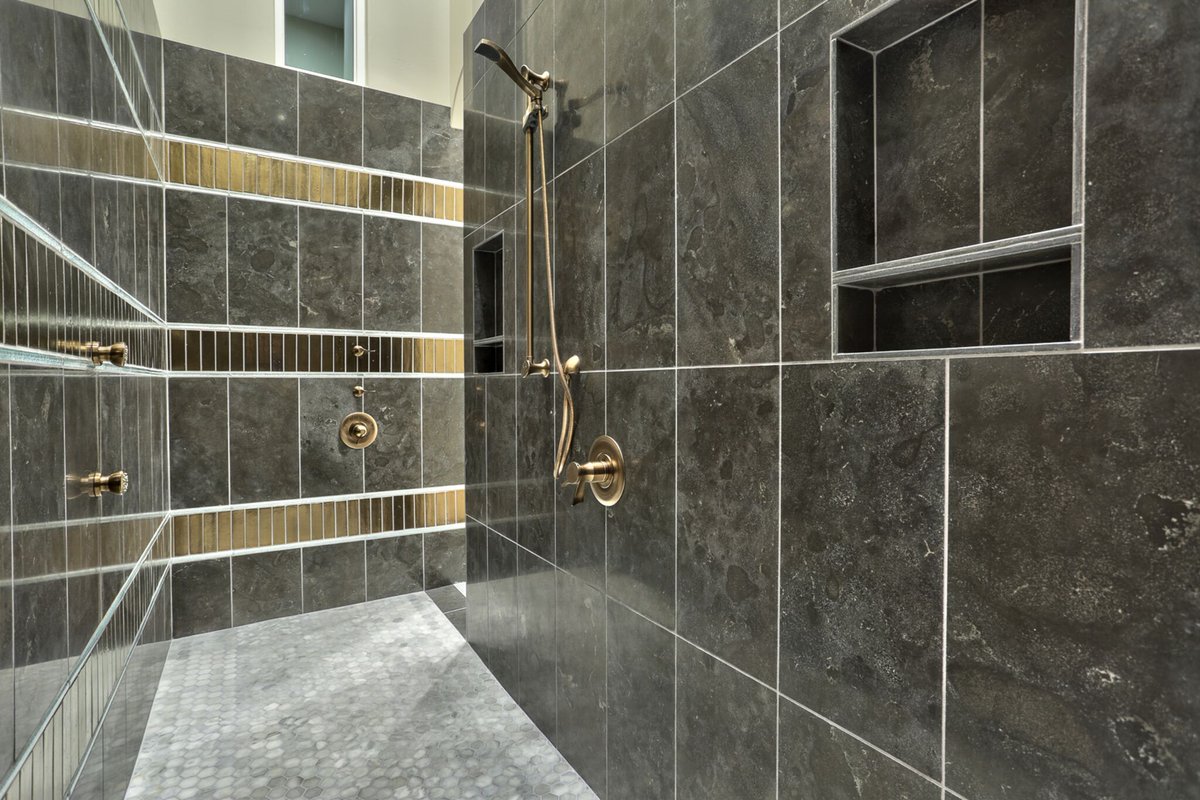 IBDStudio's tweet photo. Have a spa day every day! We bring luxury and relaxation to your bathroom! #newbathroom #bathroominsporation #dreambathroom https://t.co/xWW0sELZKr
