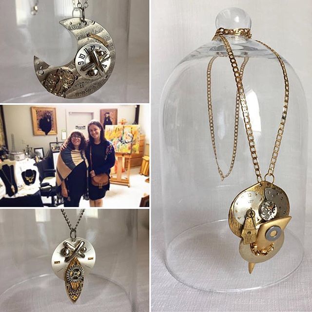 TitelleCouture's tweet photo. My friend Gigi Lassan makes beautiful necklaces! Handmade with love in Oregon. Enjoy 30% off all her Etsy shop this month ! Happy Valentine’s Day
#etsy #handmade #jewelry #steampunk #steampunkjewelry #upcycling #clock #necklace #unique #steampunkwedding #gold #silver #metal … https://t.co/Pge4w8fXOE