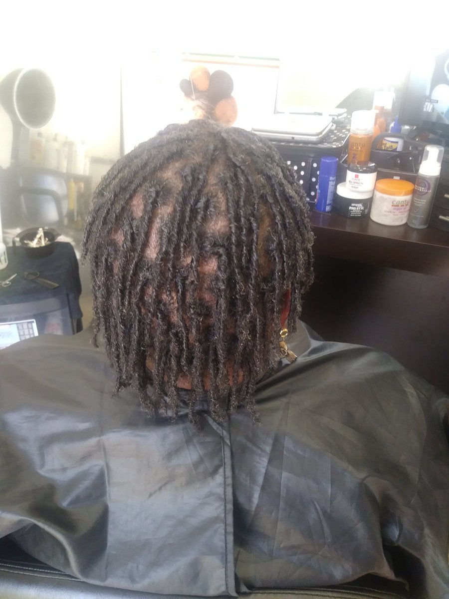 HairOnLoc's tweet photo. Starter locs at ** 2 months progress 
#growing #naturalhair Hair On Loc https://t.co/koAP9CNH6d