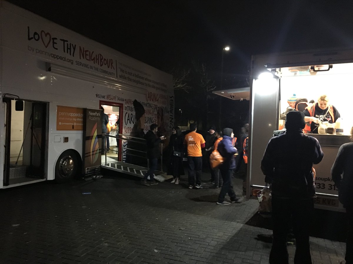 PSK_news's tweet photo. Tonight we saw partnership working at it best. @pennyappeal, volunteers from @PSK_news and students from @NeneParkAcademy all working together to assist and help feed the homeless in Peterborough. Our volunteer hairdressers were busy to!!
Thank you all. https://t.co/Qjnf48Taya