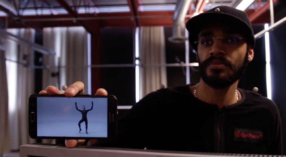 kitraymuir's tweet photo. #Animation students get to do the coolest things. This student's showing off a virtual version of himself made using a motion tracking suit. #RRCTV https://t.co/t8jG7yhtIP
