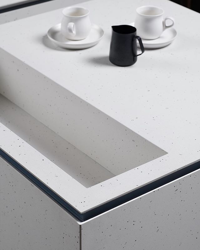 CaesarstoneAU's tweet photo. Exquisite edge detailing on Caesarstone Frozen Terra™ | Extra shots by @alexlukey at @idstoronto with @caesarstoneca 😍❤️📸 #caesartone #caesarstoneau #frozenterra #idstoronto https://t.co/SEB8aGYY3M https://t.co/jYkxzF6Ep3