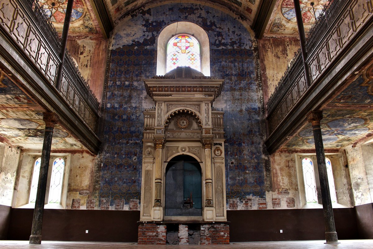 Traveltipy's tweet photo. This wonderful 19th-century Synagogue in Zvonarska street in #Kosice, #Slovakia is the oldest one in the city and, of course, another must-see place! More info here: https://t.co/BejoXtt92H (#15). #Jewish @VisitKosice @KosiceRegion @SlovakTB https://t.co/Om63if61WG