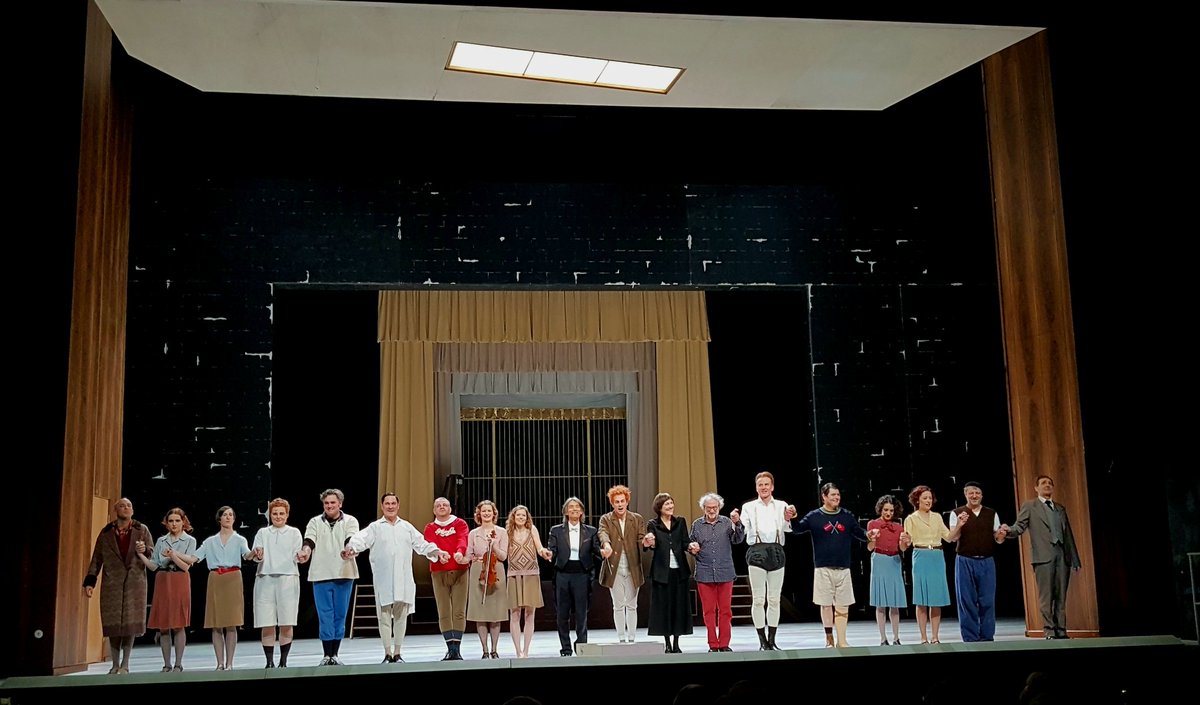 Opernjunkie's tweet photo. #CurtainCall einer einzigartigen #Lulu! #StaatsoperHamburg #LuluHH #AlbanBerg https://t.co/Bc0J3M326A