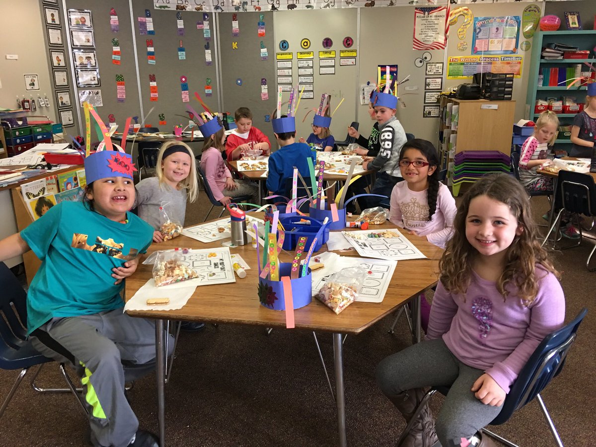 AsfeldSandy's tweet photo. First Grade Celebrates the  100th day of school!
#csestrong #cserocori #cseproud https://t.co/wjTjwc4py5