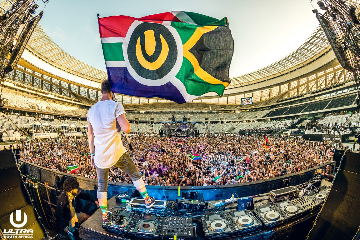 Th3Activity's tweet photo. Thinking back to our work on last year’s #UltraMusicFestival #SouthAfrica - wait’ll you see what we do this weekend! #Th3Activity #DifficultTakesADay #ImpossibleTakesAWeek #UMF #CapeTown #JoBerg #Production #Lighting #Design #EDM https://t.co/5RAV4jVL12