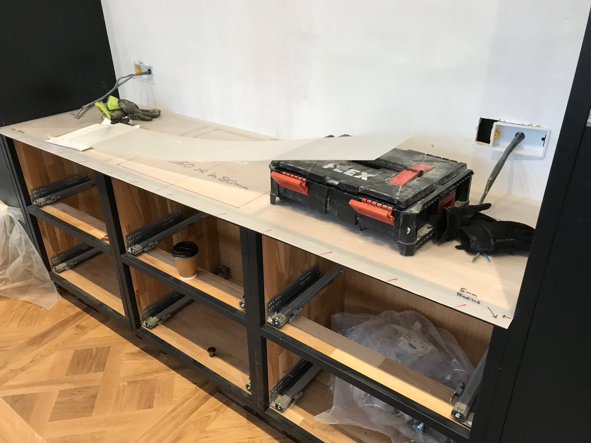 Griffin_Works's tweet photo. Templating for concrete worktops #oxford #kitchen #carpentry https://t.co/obinANJKn4