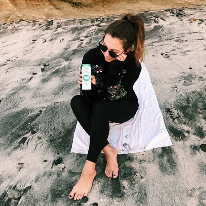 It's 5 o'clock somewhere! Time to treat yourself to a refreshing (and energizing) break from the daily grind! #Livezola #organicenergy 📷 @janellelyn