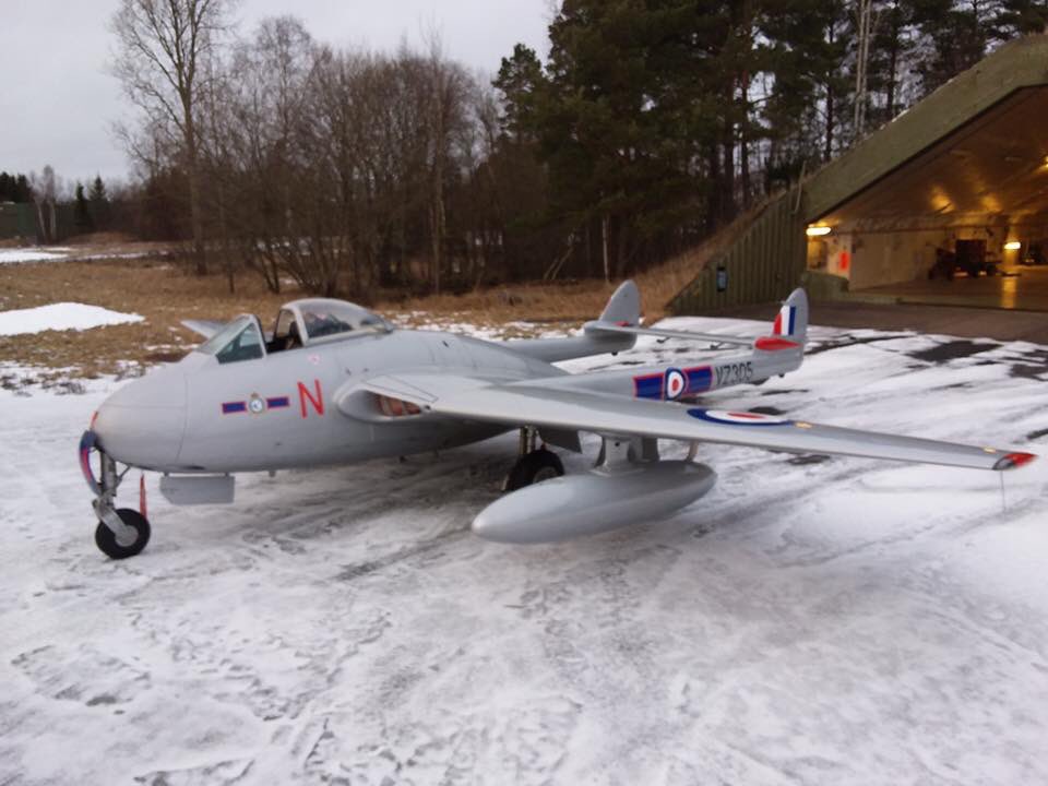 flightlineuk's tweet photo. The Norwegian Air Force Historical Squadron de Havilland Vampire FB52 has emerged from the hangar for the first time wearing its @72Squadron @RAFTucanoTeam markings for the #RAF100 display season - pictures from the teams Facebook page - https://t.co/Qgs2aTg1gd #avgeek #airshows https://t.co/f0FSv3q8OT