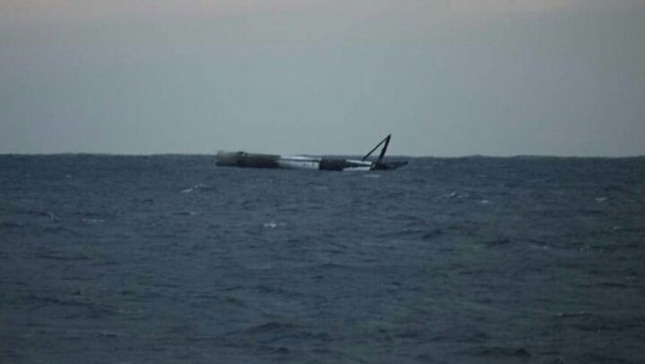 EspaceInfos's tweet photo. Le premier étage de la #Falcon9 qui avait lancée le satellite #GovSat1 a été détruit par une frappe aérienne de la part de l'US Air Force car il était trop compliqué pour #SpaceX de récupérer ce premier étage 🚀🌍📹 https://t.co/Cv2sNJlgtC