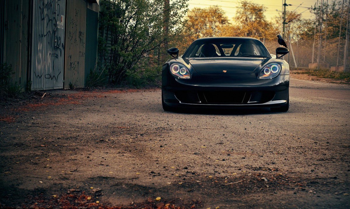 OilAndGrip's tweet photo. El último súperdeportivo analógico, @PorscheEveryDay Carrera GT. Descúbrelo aquí: https://t.co/LXLafKfPuu https://t.co/E7nN9Hv6KR