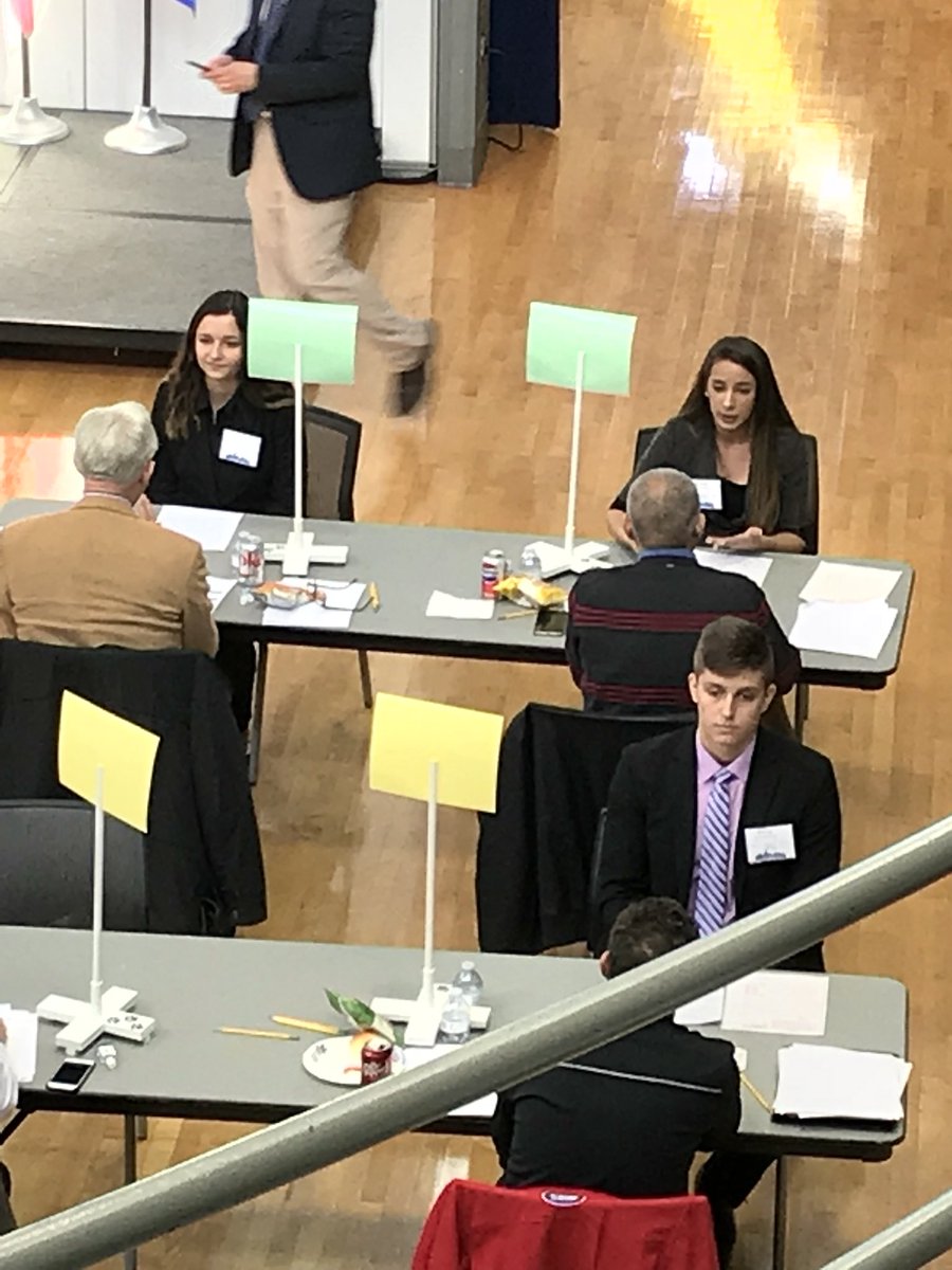 MrsGoodman3's tweet photo. Mehlville students wowing the judges at the DECA competition. #WeAreMehlville #MSDR9 https://t.co/SnRMGmDT6Z