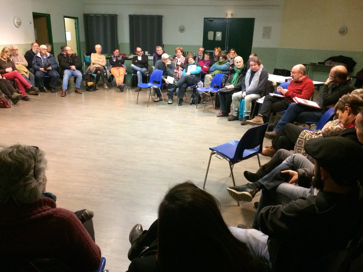 SLBE81's tweet photo. #Chateauroux : une cinquantaine de participants à la réunion publique du groupe d’opposition Chateauroux autrement autour de  @EricBelletChtx et Chantal Delanne https://t.co/iF1wyPUiQB