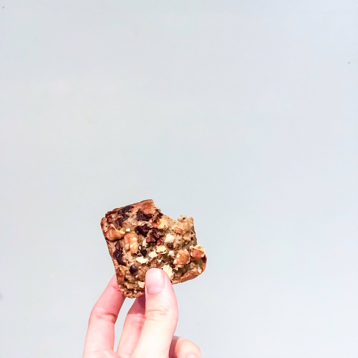 Today was a good day! We had spare blondies, couldn't even wait to take a photo! 😂💗 

nicelykitchen.com/products/choco…

#Vegan