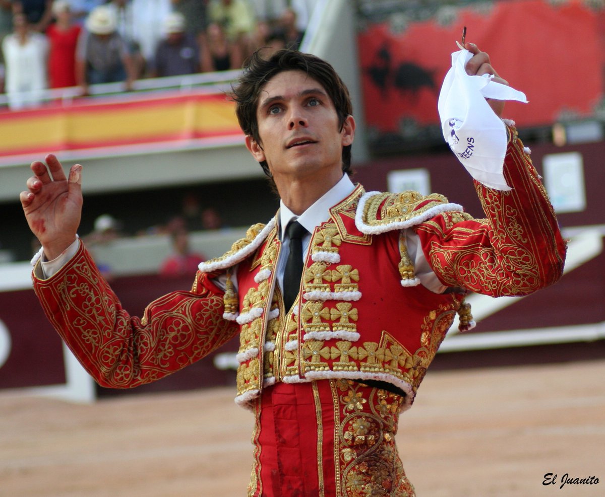 Les remerciements de l'Ecole Taurine d'Arles

Read more at mundillo-taurino.com/pages/les-reme…