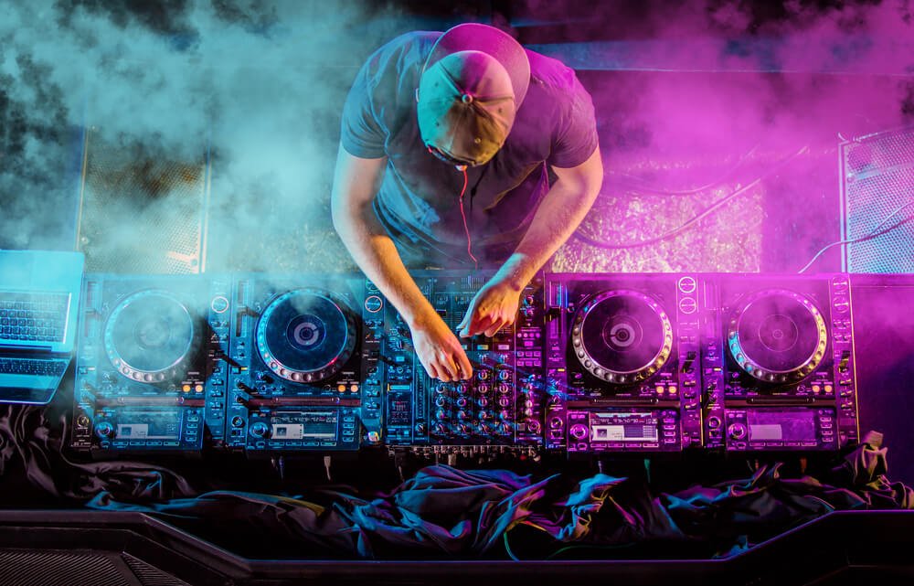 escenalocaltv's tweet photo. La música electrónica es mi fuente de energía..
#EscenaLocalmx #Musica #musicaelectronica #lifestyle https://t.co/6hoP92EvNy