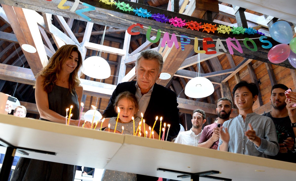 elcancillercom's tweet photo. #FelizCumplePresidente Casa Rosada. Macri (@mauriciomacri). https://t.co/2JYf2jg5bL
