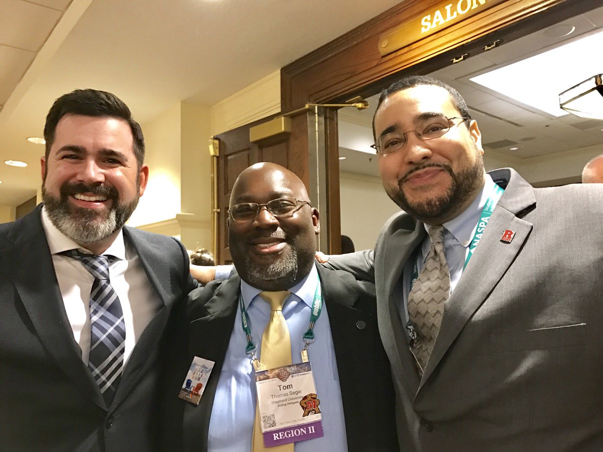 sbmena1's tweet image. #NASPAEverfiMosaic @sbmena1 @tomsegar @JohnDugan77 representing @UMDCollegeofEd at #NASPA17.