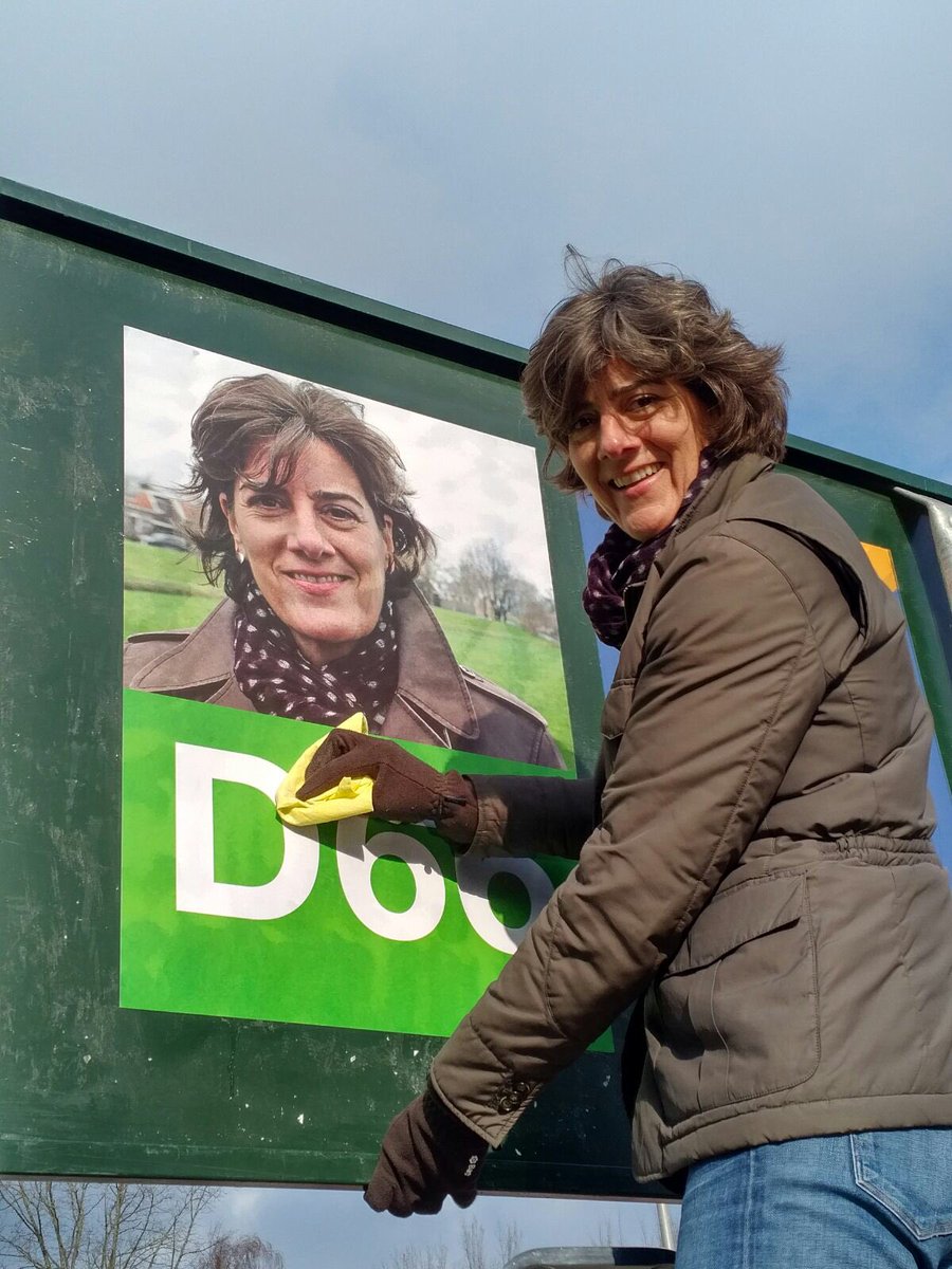 De campagne is begonnen met het plakwerk.