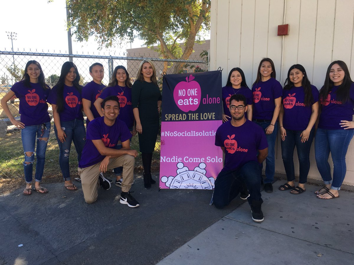 SraPirrie's tweet photo. BUHS NOEA Ambassadors ready to celebrate ther National Day today!!! Spreading the love during lunch! Come and join us! #NoOneEatsAlone #NoOneEatsAloneDay @NoOneEatsAlone1 @BrawleyUnionHS https://t.co/CTn9NWJkOy