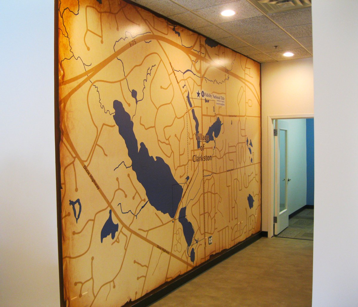 GraphikConcepts's tweet image. One of our clients approached us wanting a unique wall cover, highlighting the area of their business.  We designed, produced and installed this weathered map of the town and surrounding areas, highlighting their location. @3MGraphics @bigpicturemag @3MDesign #vinylprint