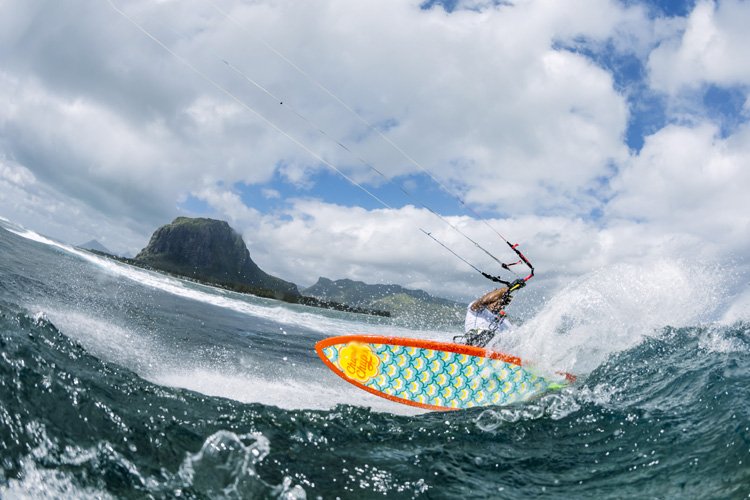 surfertoday's tweet photo. The 2018 GKA Kite-Surf World Tour schedule
The official wave kitesurfing and strapless freestyle world circuit will kick off at the infamous break of Ponta Preta, in Cape Verde.
READ: https://t.co/BII1EUIDVo
#gkaworldtour #gkawave #straplessfreestyle #kitesurfing #kiteboarding https://t.co/nBULCMt5tT