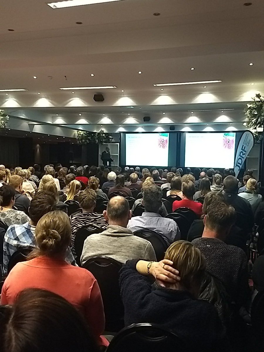Een volle zaal luistert in Assen naar <a href="/W_Johan/">W. Johan Keurentjes</a> over de kunstmatige alvleesklier. Ben jij op de hoogte? #Type1Diabetes #jdrfnl