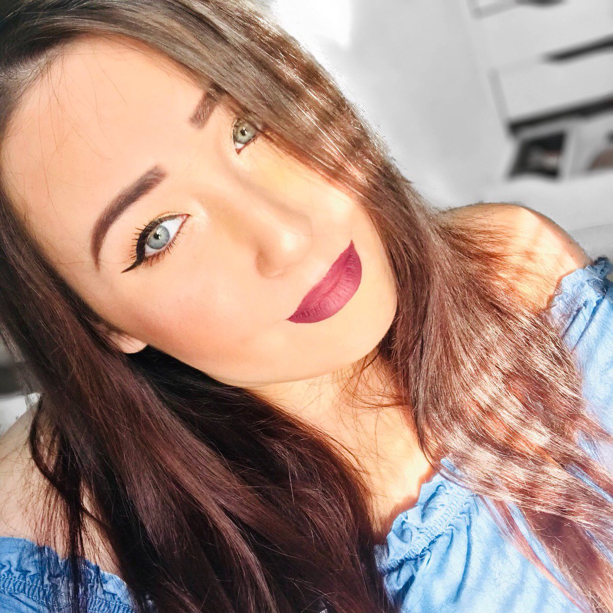 justhelina's tweet photo. I created my first ombré lip look using the products Rimmel and Influenster kindly sent me! ✨ Urban Affair all over my lips, blended Fatal Kiss in the middle and added Damn Hot in the corners! 💛 @influenster @RimmelLondonUK #StayMatteLips #UrbanAffair #complimentary https://t.co/9T7jFpNWvS
