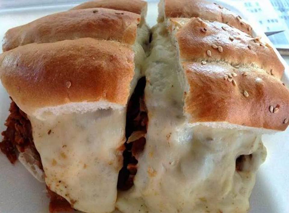 DONDEIRweb's tweet photo. ¡Date algo delicioso! Éstas son 8 Tortas que debes probar en #CDMX, desde ahogadas hasta con chilaquiles...https://t.co/u9WlSNd7hw https://t.co/PEtpEc0aHG