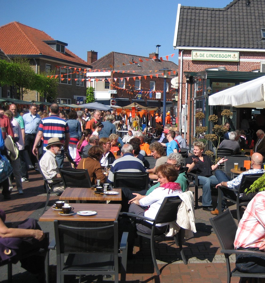 in_eibergen's tweet photo. Inschrijvingen gestart voor Oranjemarkt Eibergen! https://t.co/VHV0Ia1QXw #oranjemarkt #eibergen #markt #achterhoek https://t.co/MR7IUzqKWa