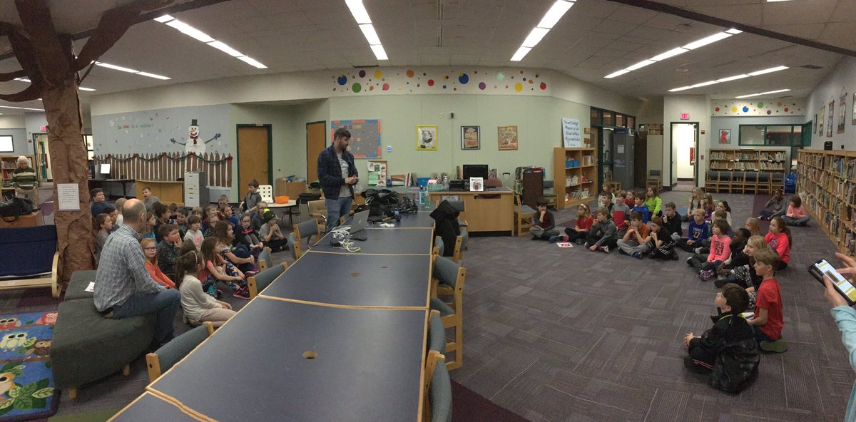DrLesSharon's tweet photo. Jordan from Google Expeditions prepping our 3rd Graders for an augmented reality experience. #google. https://t.co/2hWAyG8Vs6