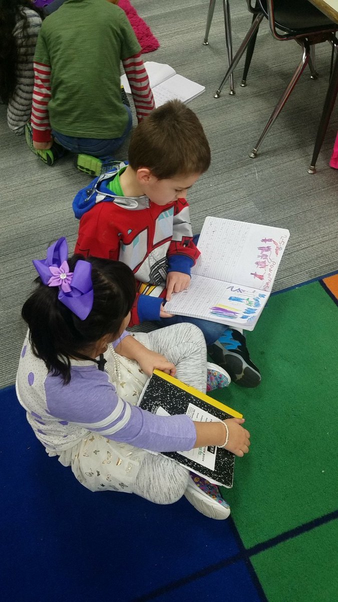 Ms_Jess_80's tweet photo. Writer's Workshop! We are Authors! #EnpoweringWriters #UsingAdjectives #MyGiantStory @JonesAcademy1 https://t.co/odYzdveFsr
