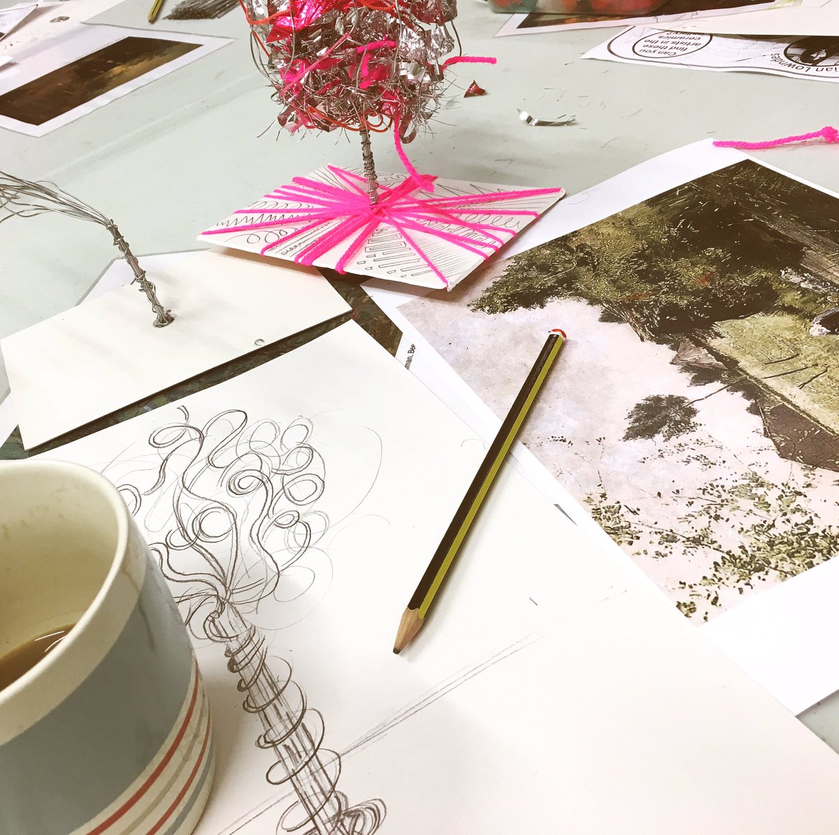 SarahBurlo's tweet photo. An evening of tea and trees with @artatyarn 🍃☕️👍🏼 https://t.co/P8ioem5hEG