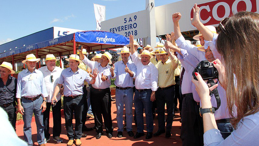 Ministério e agricultores devem decidir como e onde investir o dinheiro público revistaplantar.com.br/ministerio-e-a…