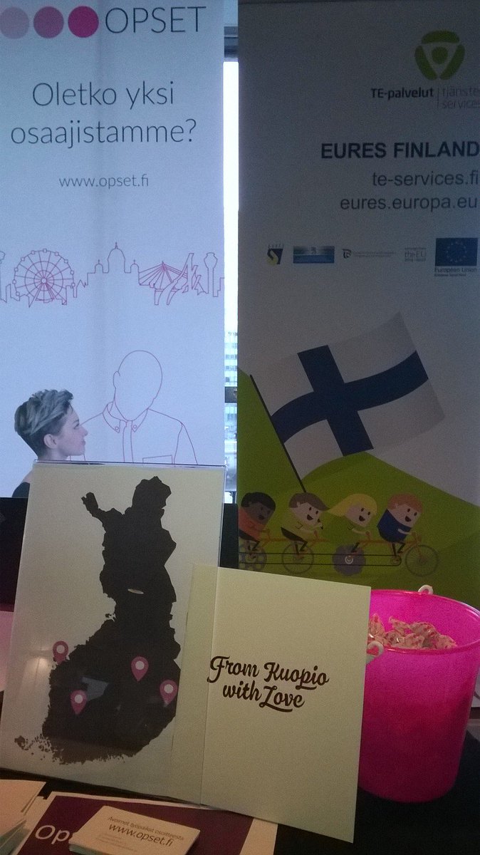 VesaLiesivuori's tweet photo. Tänään käynnistyi valtavat #työpaikkamessut Tukholman kulttuuritalolla. Jopa messujen viidenteen kerrokseen jonotettiin ohjatusti, jossa meidän osasto. Lukuisia mahtavia kohtaamisia takana 😃 
#kansainvälistä #työnvälitystä #Savoon https://t.co/f4nqsEdsil