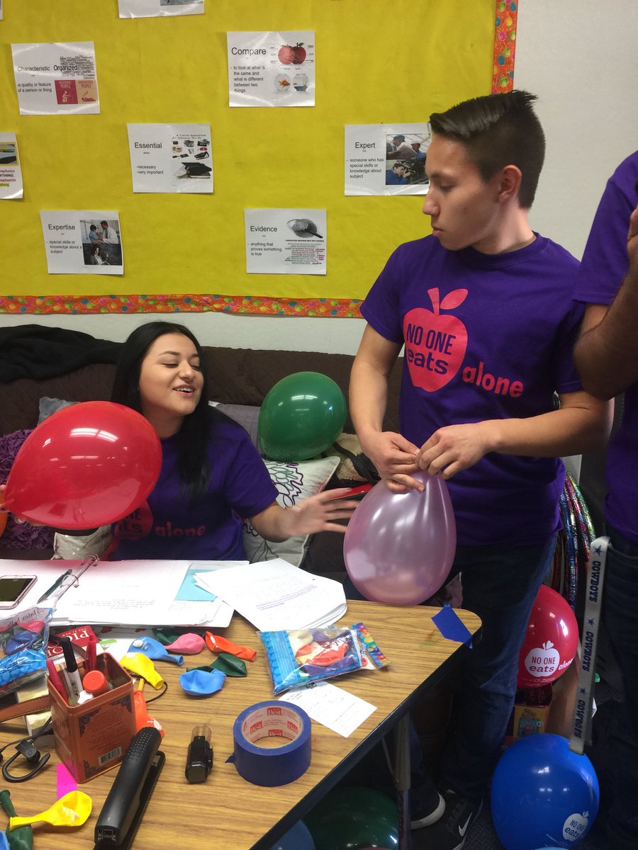 NoOneEatsAlone1's tweet photo. 📢| We’re prepping for our NOEA Party! Everyone is invited, come join the fun! The event will be held at the Quad during lunch!😃✨  #NoOneEatsAlone #NadieComeSolo #SpreadLove #Kindness #Social #Inclusion 💞👬👭👫💗🍎 https://t.co/DorTDfUPh6