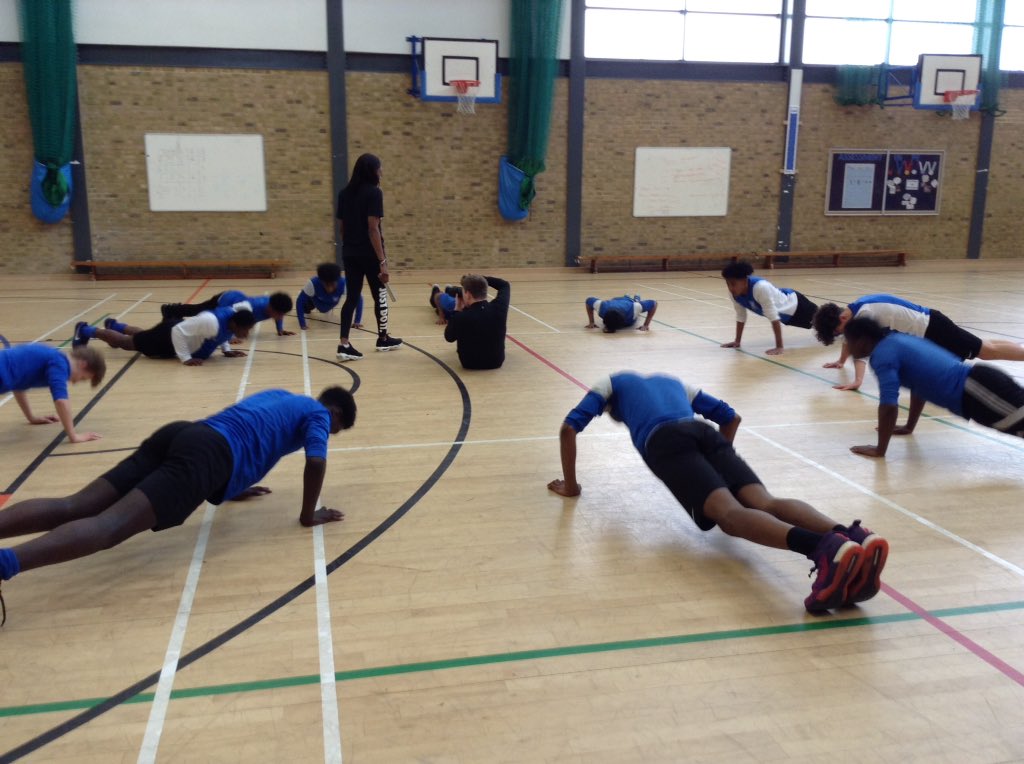 Amazing training session from #redshirt <a href="/shakesdrayton/">Perri Shakes Drayton</a> at @ChallonerBOYS @ChallonerGIRLS today! Thank you so much 💪🏅#inspired #futurechamps #LNDR <a href="/Nike/">Nike</a>