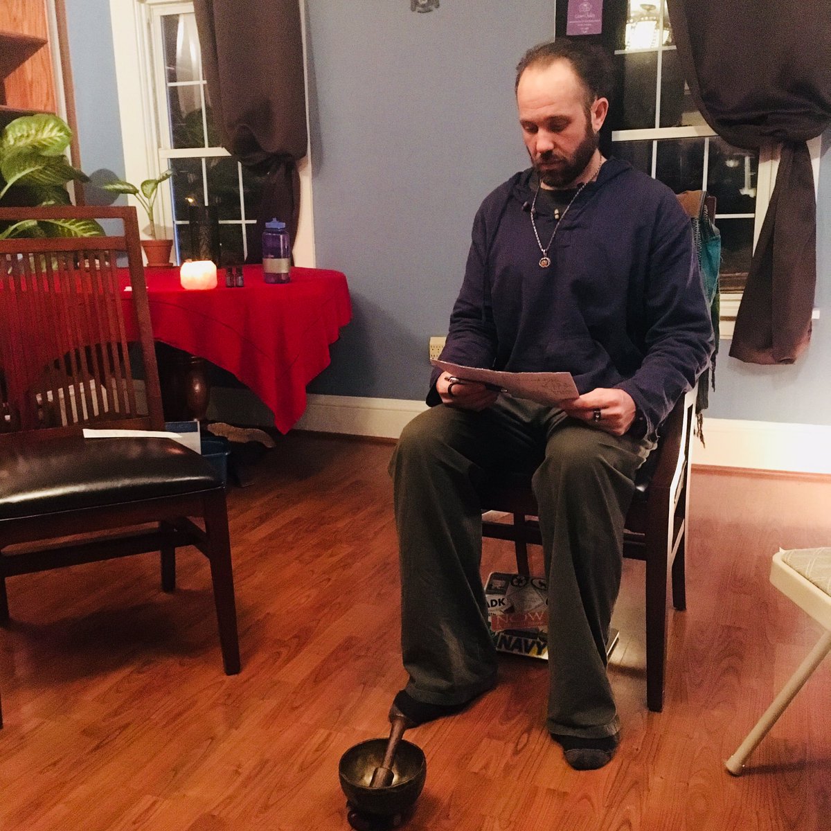 WellnessHero_'s tweet photo. Holding #sacredspace is such a special blessing to share. Next opportunity w/ #WellnessHero 2.9.18 (Fri) #HeartUnificationGathering #HUGevent @light_roc #LightandLearningWellnessCenter #ROC. DM @wellnesshero_ for specifics https://t.co/DqyhXQs89W