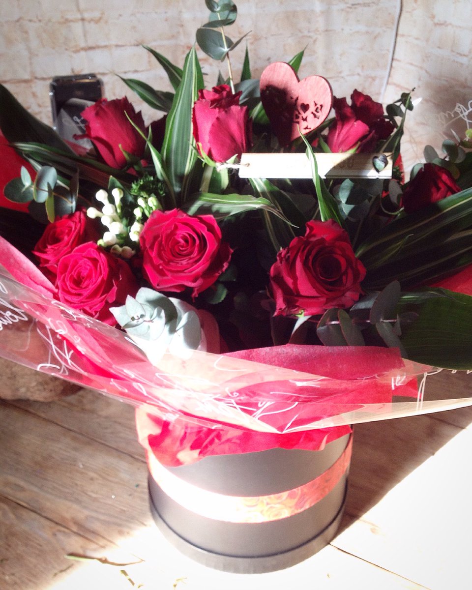 stable444's tweet image. Say it in style#valentine#rose#romance#classy