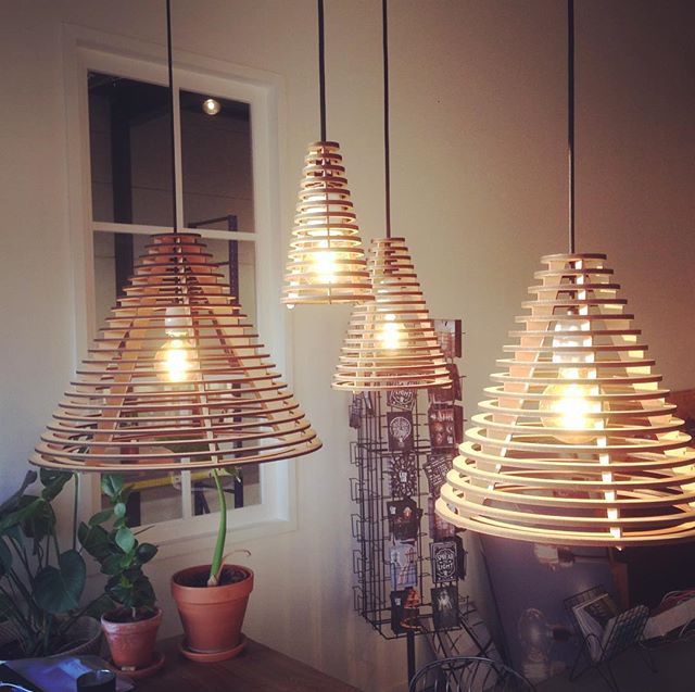 hetlichtlab's tweet photo. No.28 Cone in S, M, L &amp; XL. "Ze blijven bijzonder mooi" aldus 19Toen. Het design is geïnspireerd op is hangende wierookspiralen rondom tempels in Hong Kong. Wist jij dat?
📷: @19toen https://t.co/rwZVluQq0I