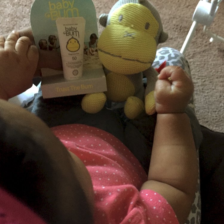 andreacubi23's tweet photo. Somebody here recived a #free sample from @influenster and @babybum #babybum #babygirl https://t.co/15lPdNa0nj
